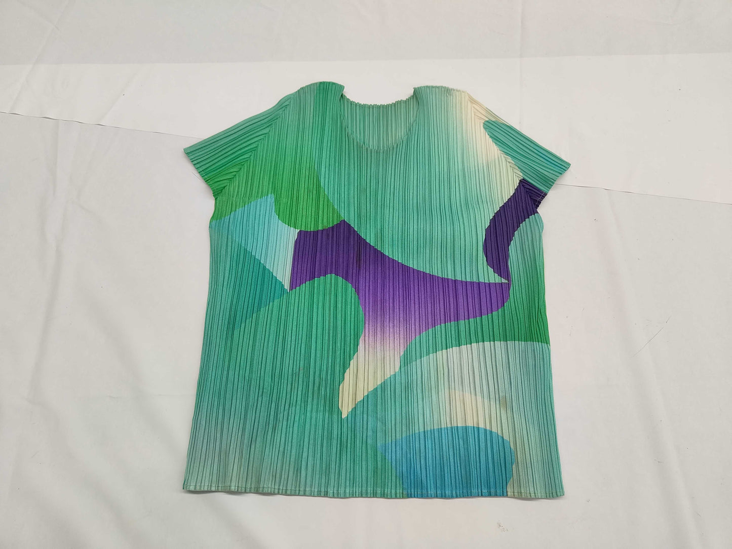 ISSEY MIYAKE Pleats Please all-over print blouse top