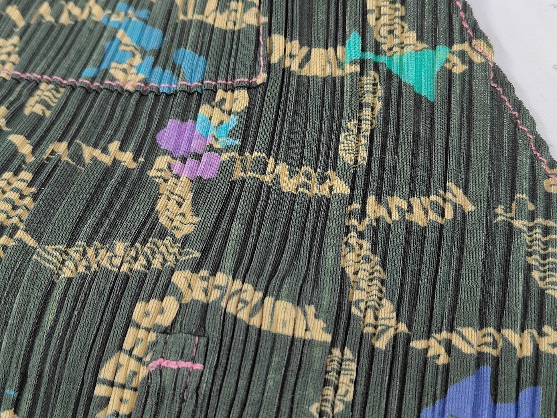 ISSEY MIYAKE Pleats Please All-Over Print Apron Other Apparel