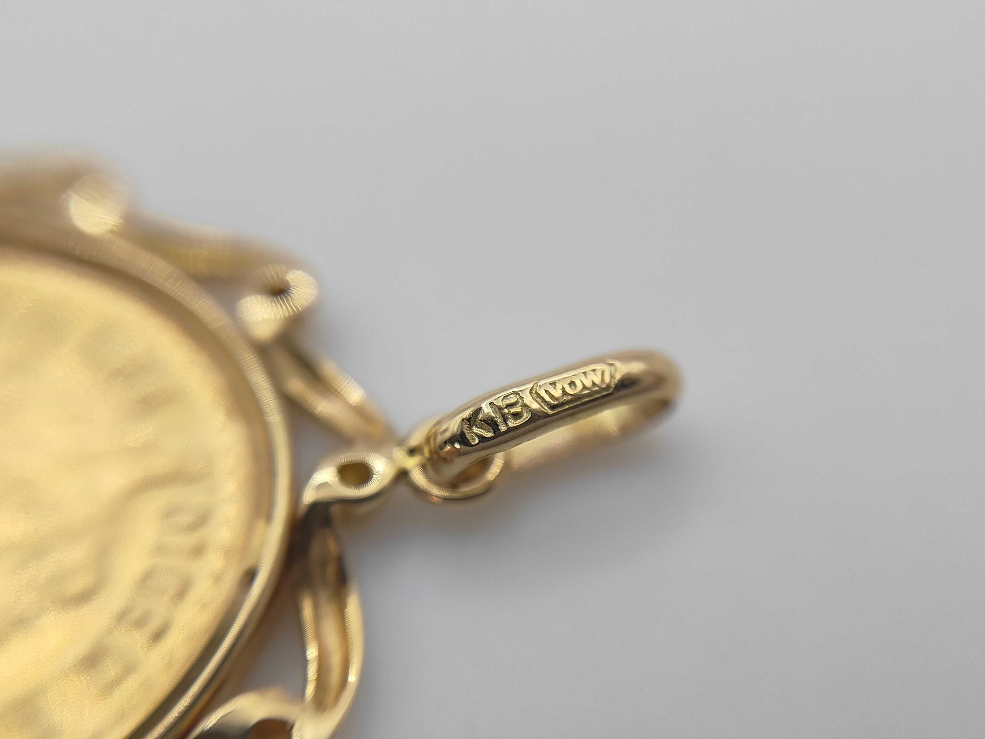 Mexican 2.5 Peso Gold Coin, 21.6K/18K, 3.8g Pendant Top 