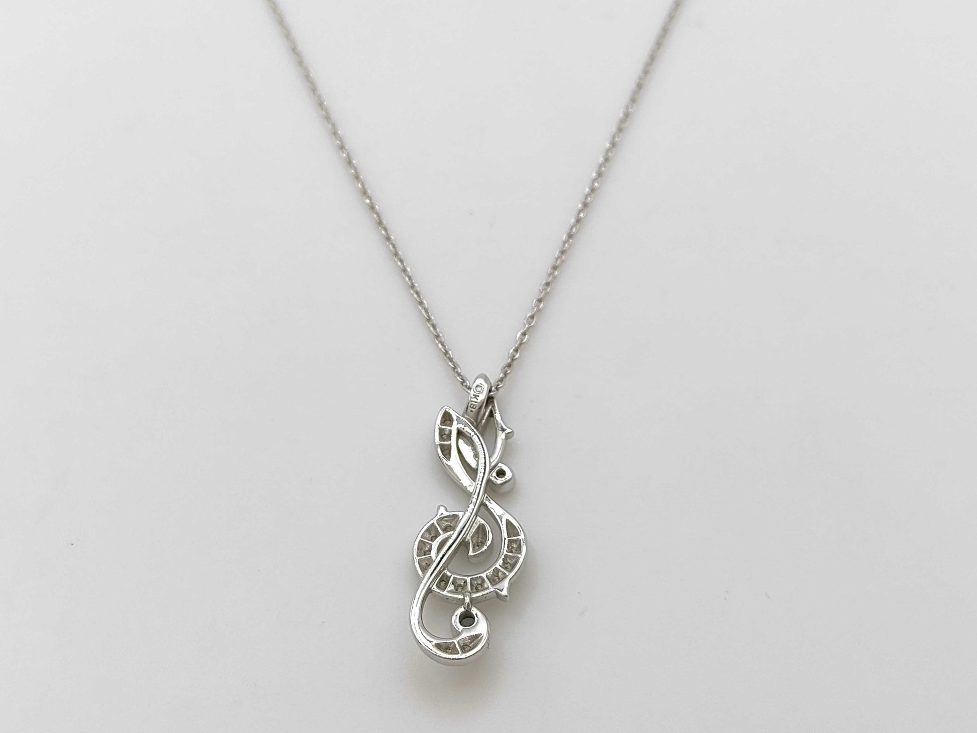 MIKIMOTO Treble Clef Motif Necklace with 0.03ct D0.15ct Colored Stones and 4.1g K18 