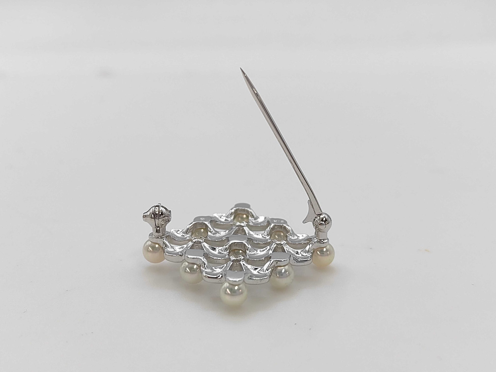 MIKIMOTO Pearl Brooch, Diameter approx. 3.8-4.0mm, Diamond, 18K Gold, 6.8g 