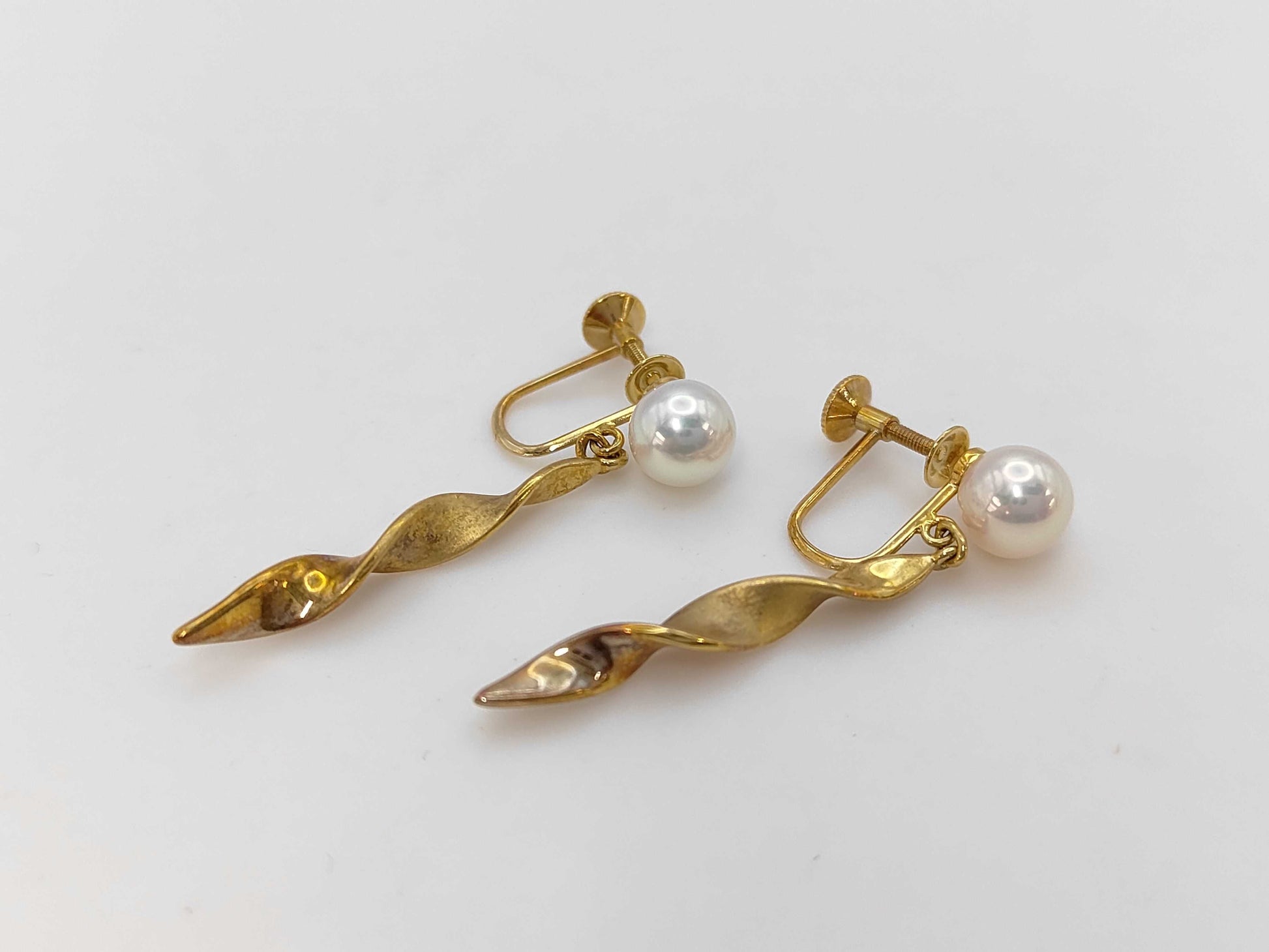 MIKIMOTO Pearl Earrings, Diameter Approx. 6.4mm x 2, 18K Gold, 4.3g 