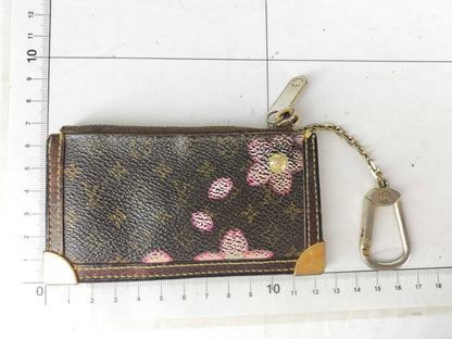 LOUIS VUITTON Monogram Coin Case LOUIS VUITTON Monogram Coin Case