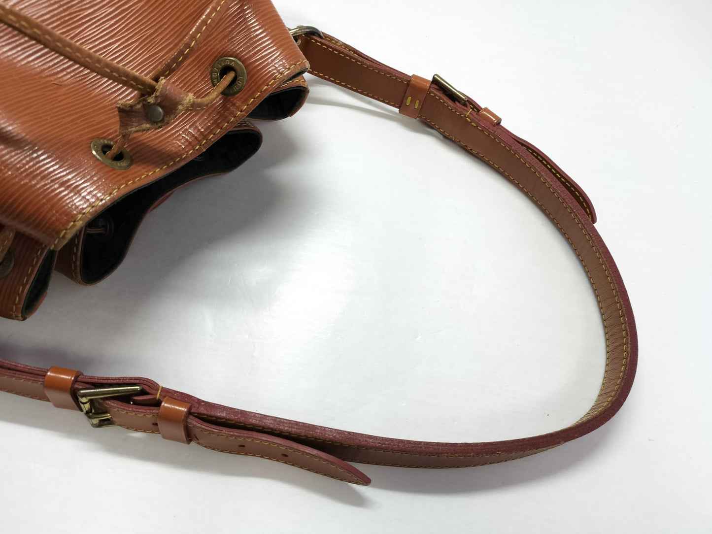 LOUIS VUITTON Epi LV Epi Noe AR1913 Brown Shoulder Bag