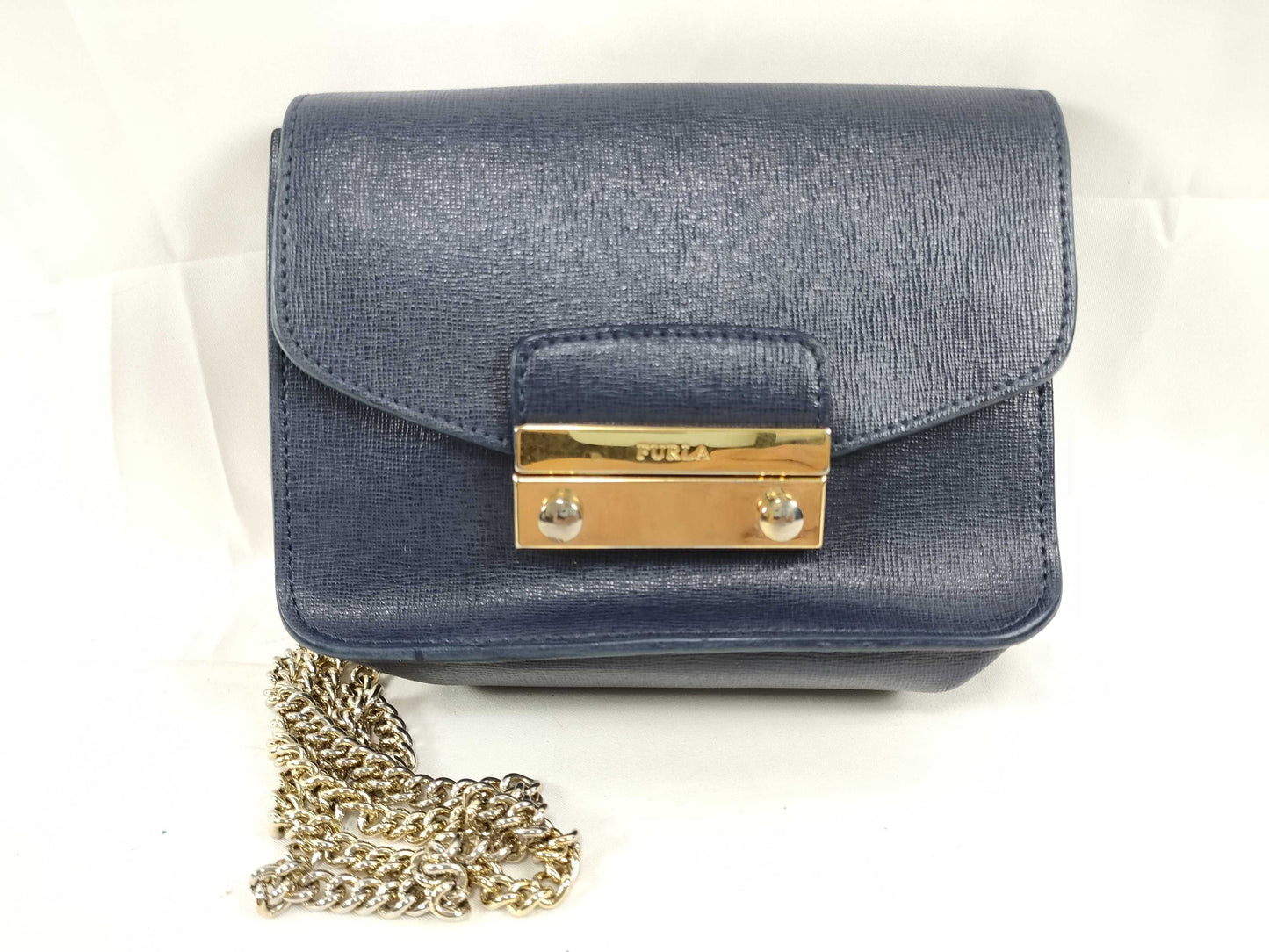 FURLA Metropolis Chain Shoulder Bag with Logo Plate