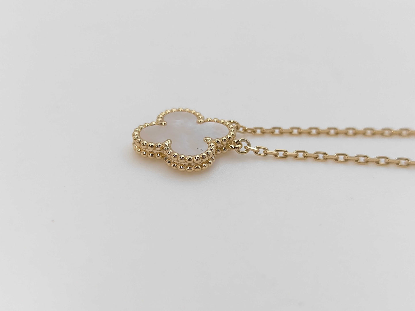 Van Cleef & Arpels Vintage Alhambra Mother-of-Pearl Necklace in Yellow Gold and Au750, 5.4g 