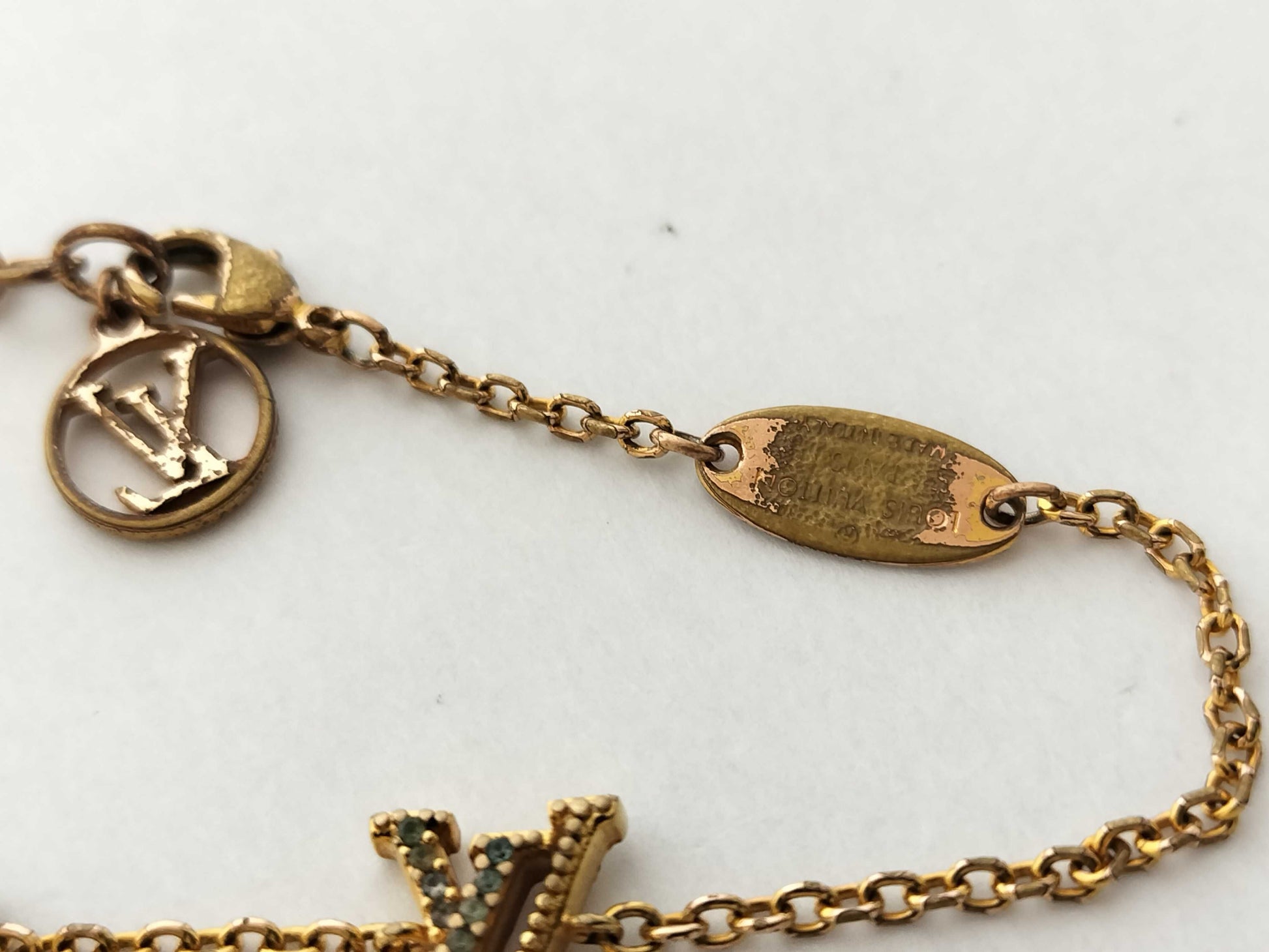 LOUIS VUITTON LOUIS VUITTON Louis Vuitton Iconic LV Bracelet Gold Bracelet/Bangle