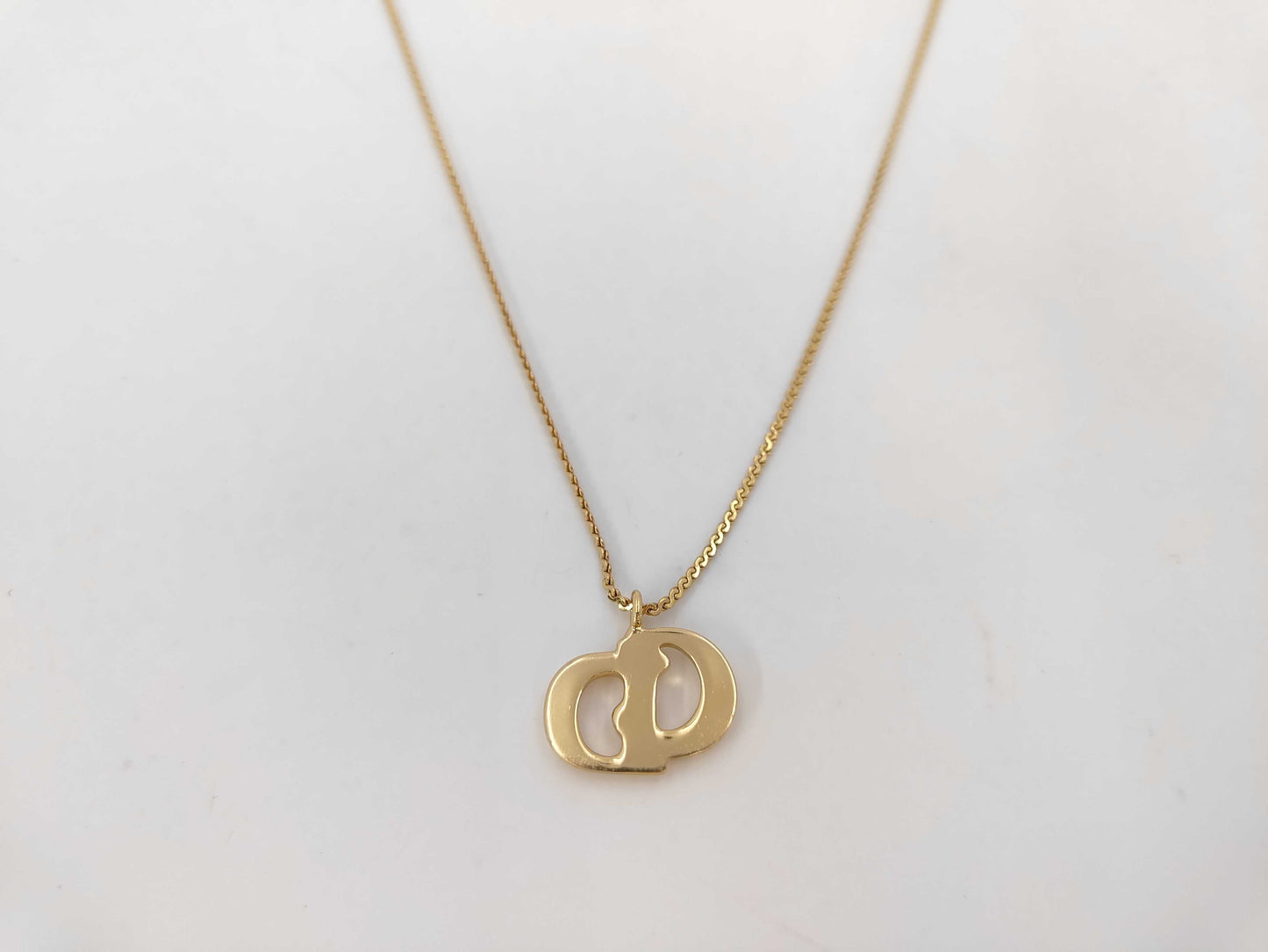 Dior logo necklace
