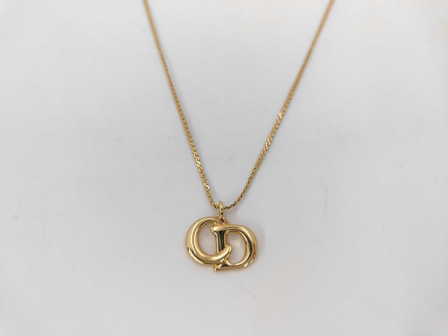 Dior logo necklace