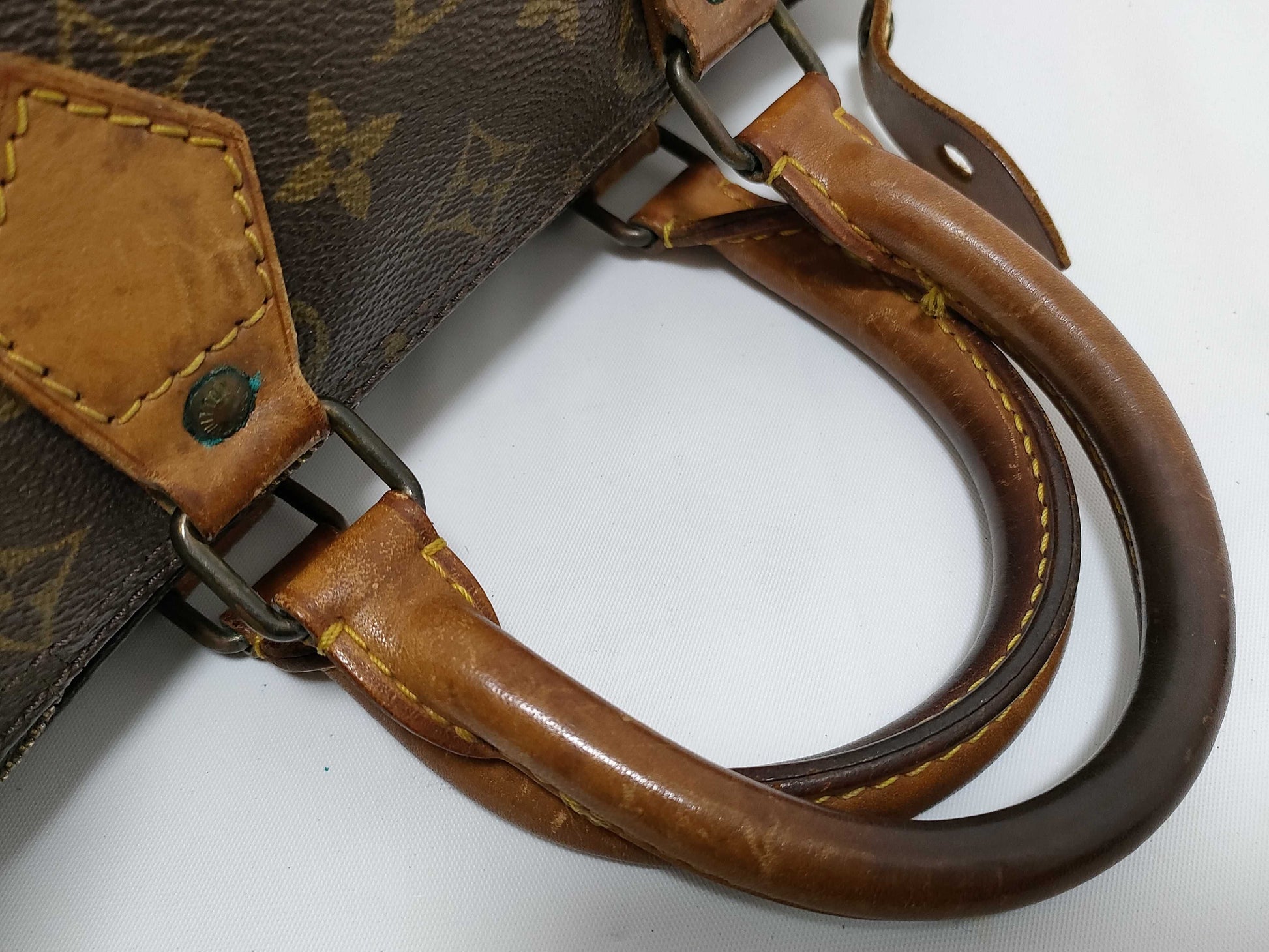 LOUIS VUITTON Monogram Louis Vuitton Speedy 25 Handbag