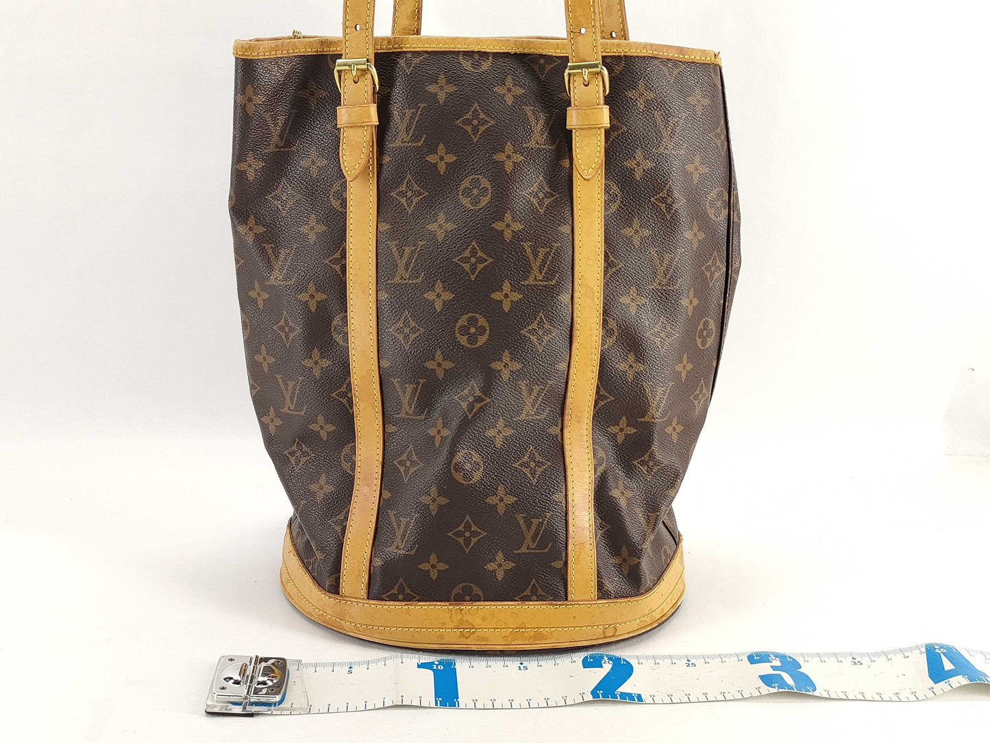 LOUIS VUITTON Monogram Louis Vuitton Bucket GM Tote Bag