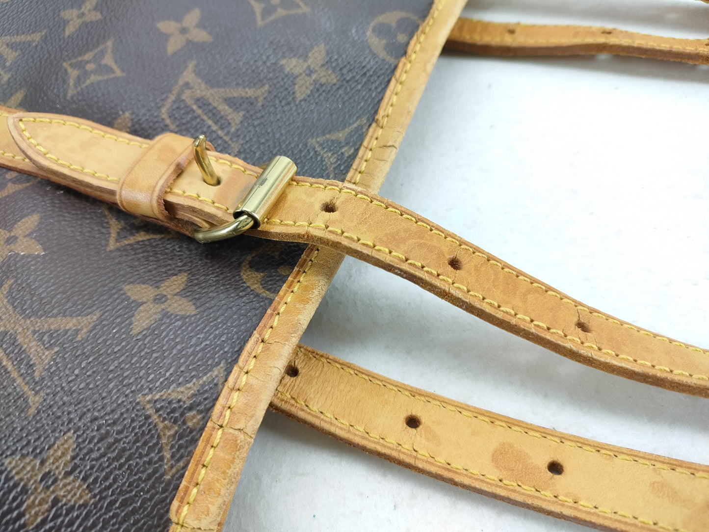 LOUIS VUITTON Monogram Louis Vuitton Bucket GM Tote Bag