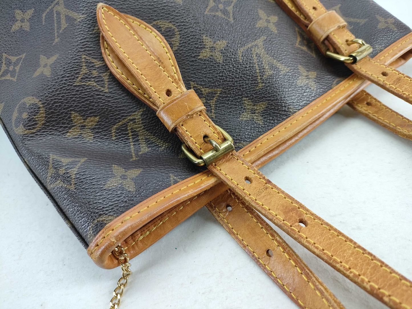 LOUIS VUITTON Monogram Louis Vuitton Bucket PM Tote Bag