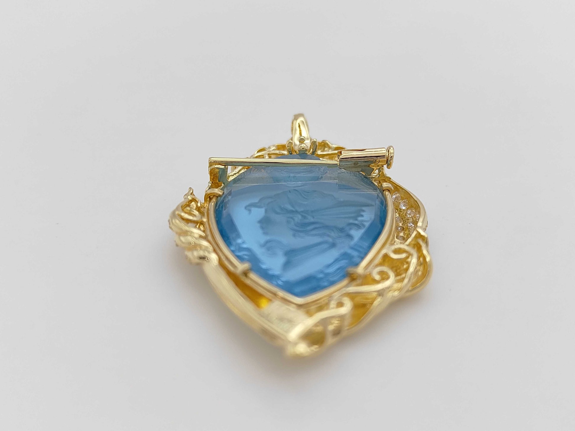 Wallace Chan BT36.15ct D0.82ct K18 20.1g Pendant Top 