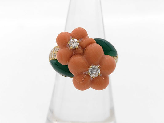 Van Cleef & Arpels Flower Coral Ring with Diamonds and Yellow Gold 750/18KT, 11.7g 