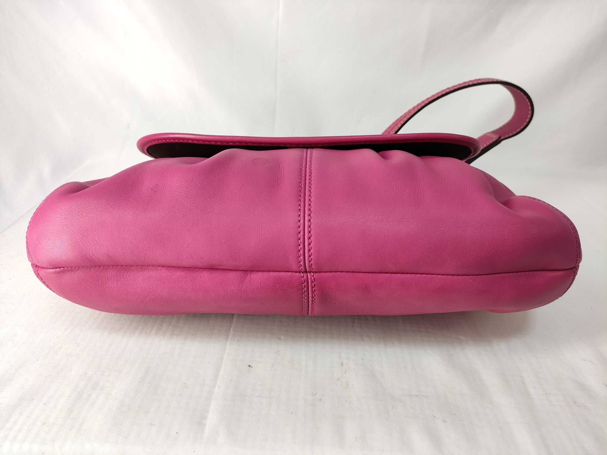 COACH COACH One-Shoulder Bag Leather Fuchsia Shoulder Bag