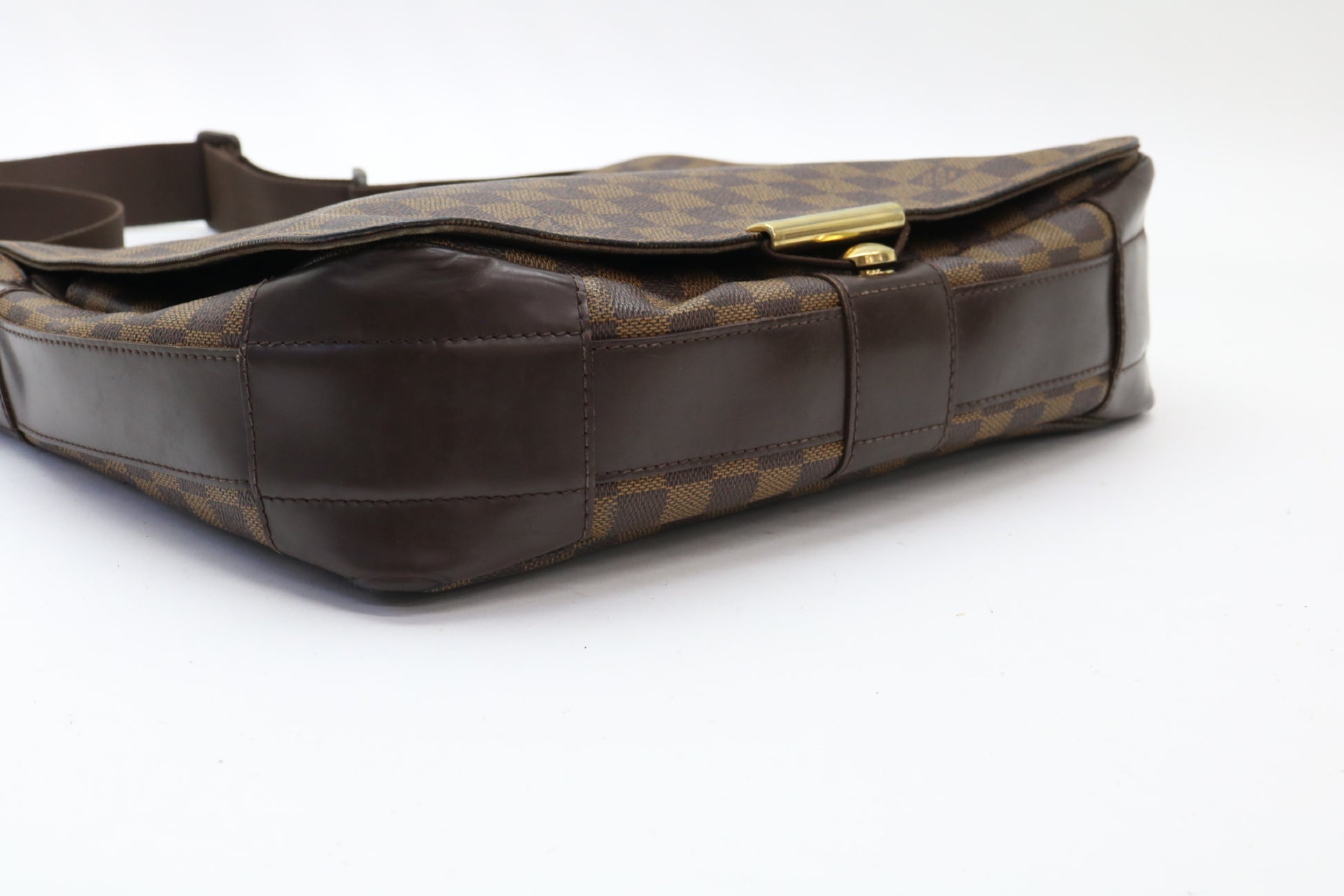 LOUIS VUITTON Damier Bastille Shoulder Bag