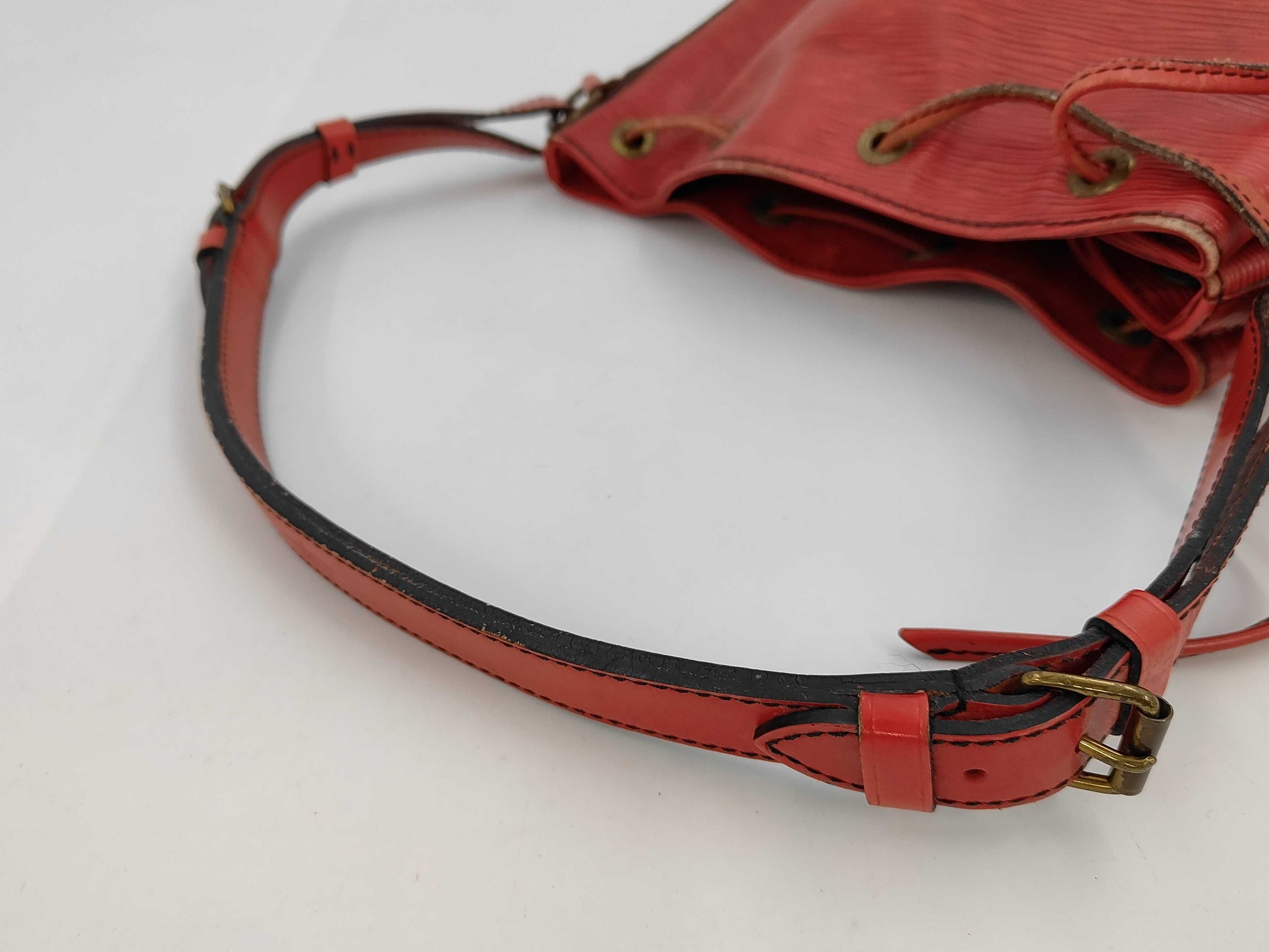 LOUIS VUITTON Epi Noe Shoulder Bag