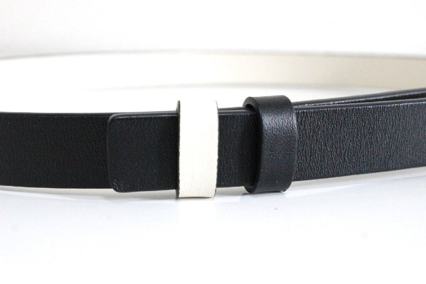 Dior Christian Dior 30 MONTAIGNE Reversible Belt for Women, 71cm-81cm, 5-Hole Belt