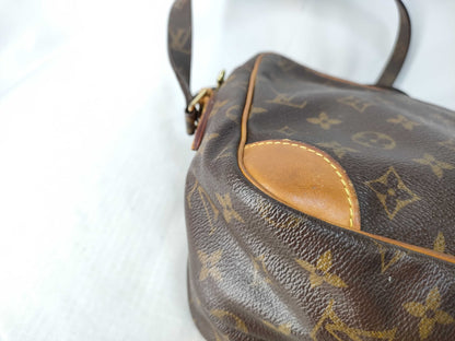 LOUIS VUITTON Monogram Louis Vuitton Monogram Nile Shoulder Bag