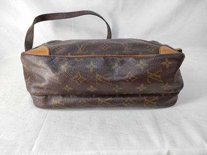 LOUIS VUITTON Monogram Louis Vuitton Monogram Nile Shoulder Bag