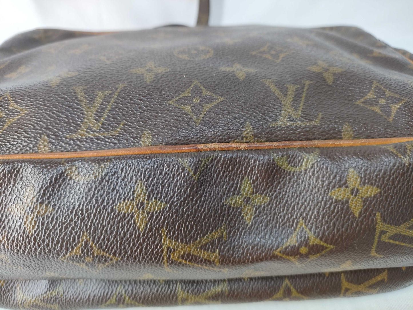 LOUIS VUITTON Monogram Louis Vuitton Monogram Nile Shoulder Bag