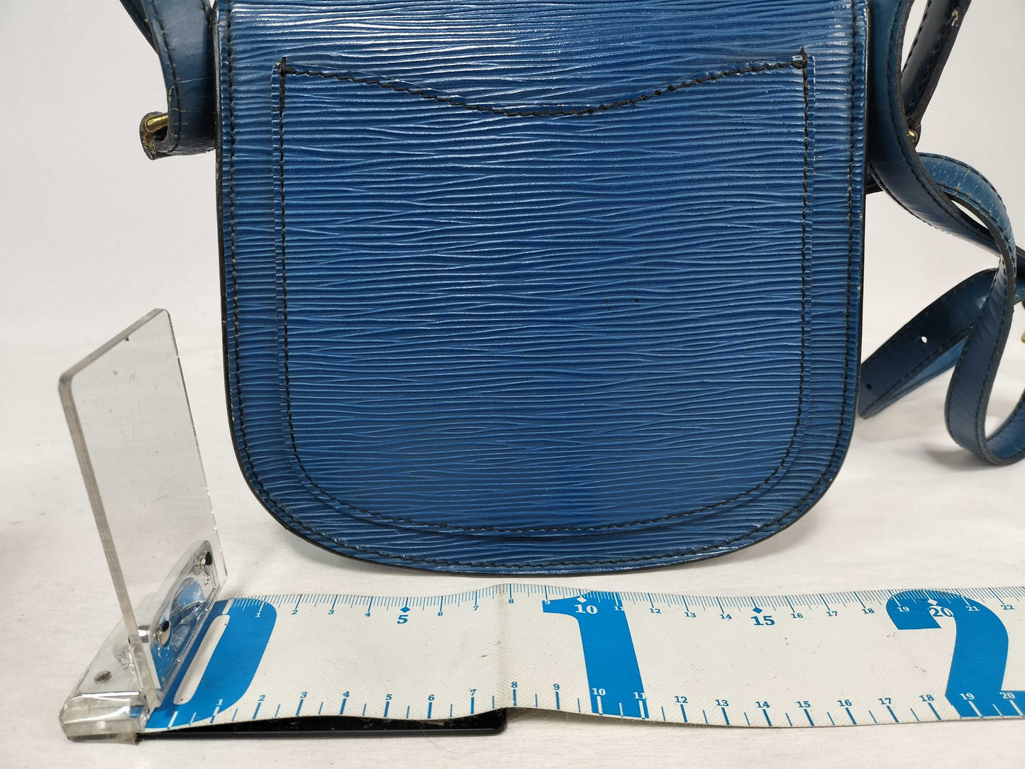 LOUIS VUITTON Epi Louis Vuitton Cinclair Epi Shoulder Bag