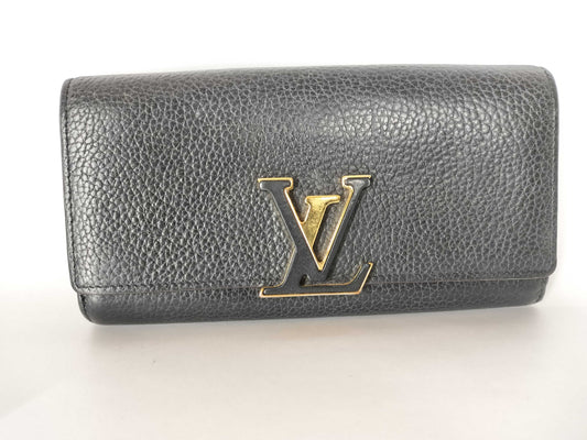 LOUIS VUITTON Monogram Portefeuille Capucines Wallet