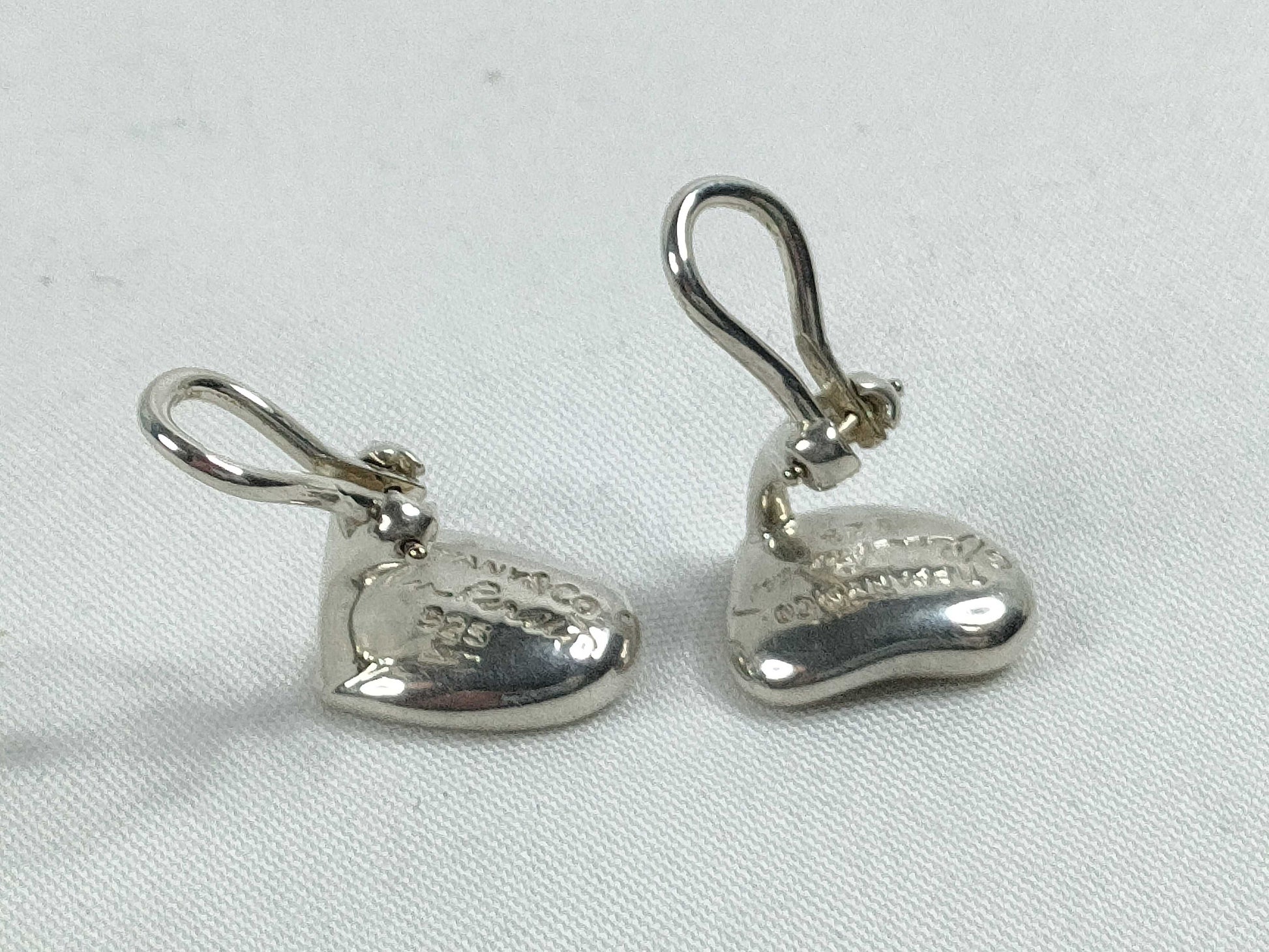 Tiffany & Co. Full Heart Earrings, SV925, 6.5g, with box and bag.