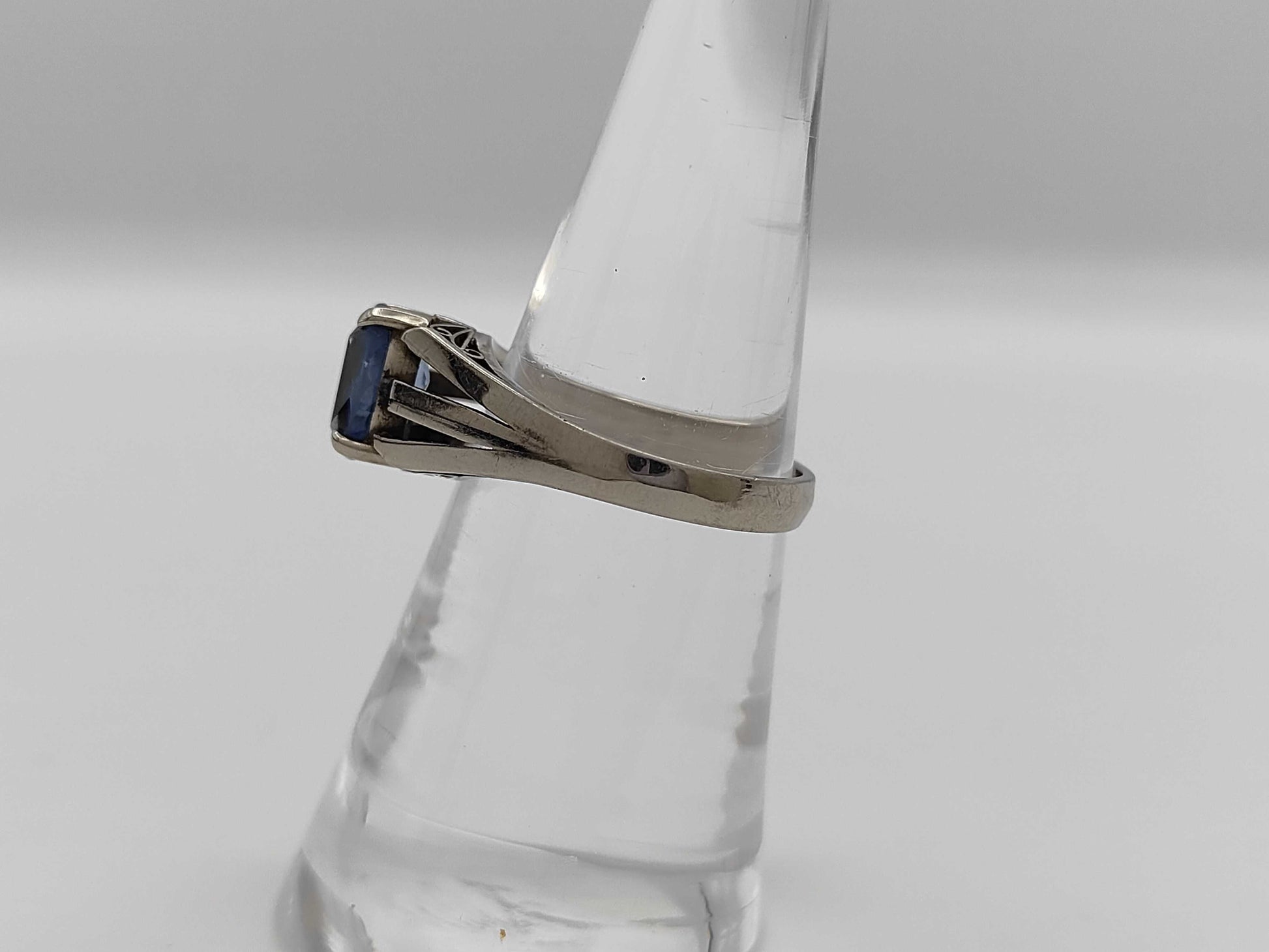 Sapphire K14WG 3.3g Ring 