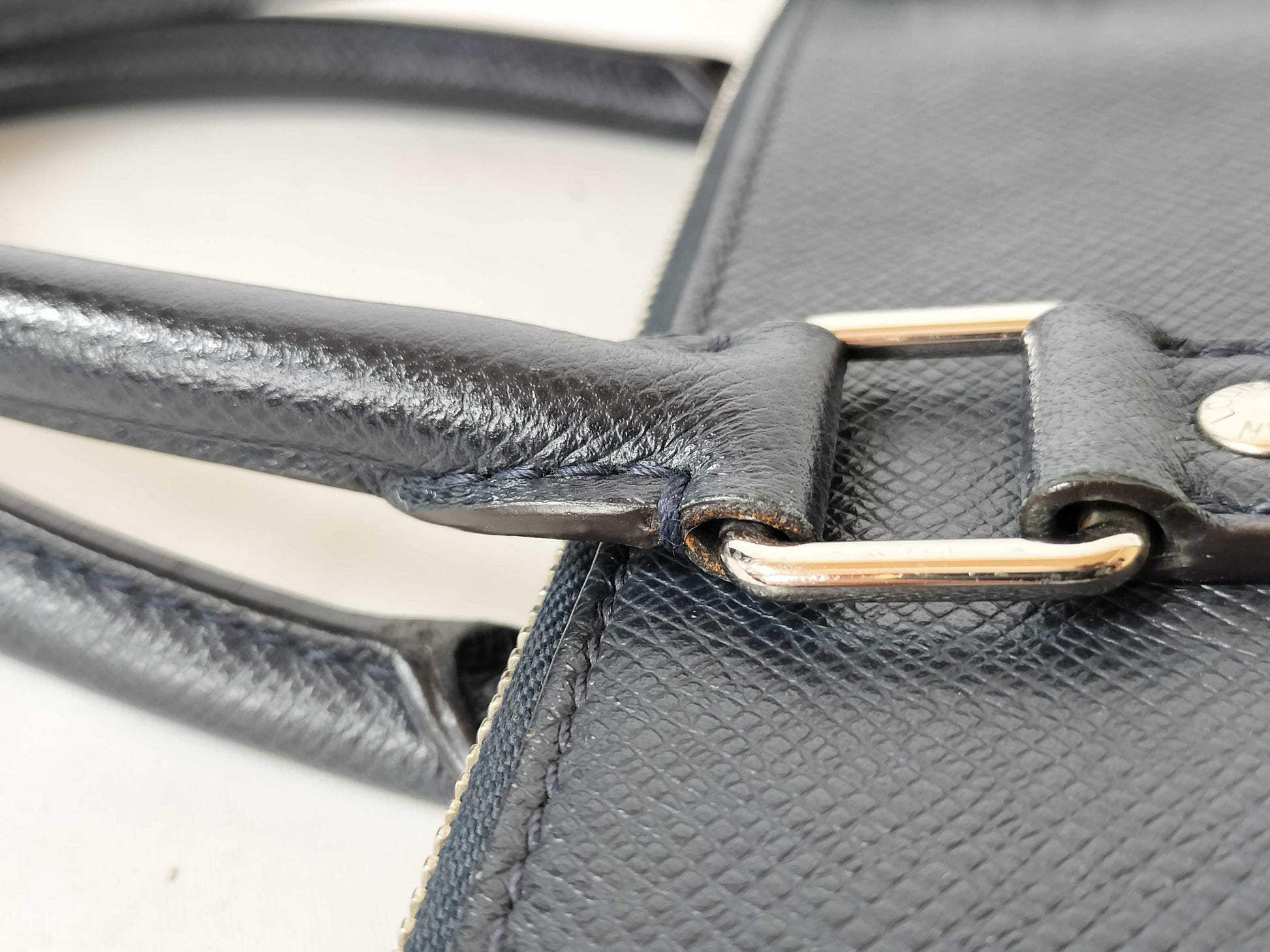 LOUIS VUITTON Taiga Taiga Anton Tote Bag Business Bag