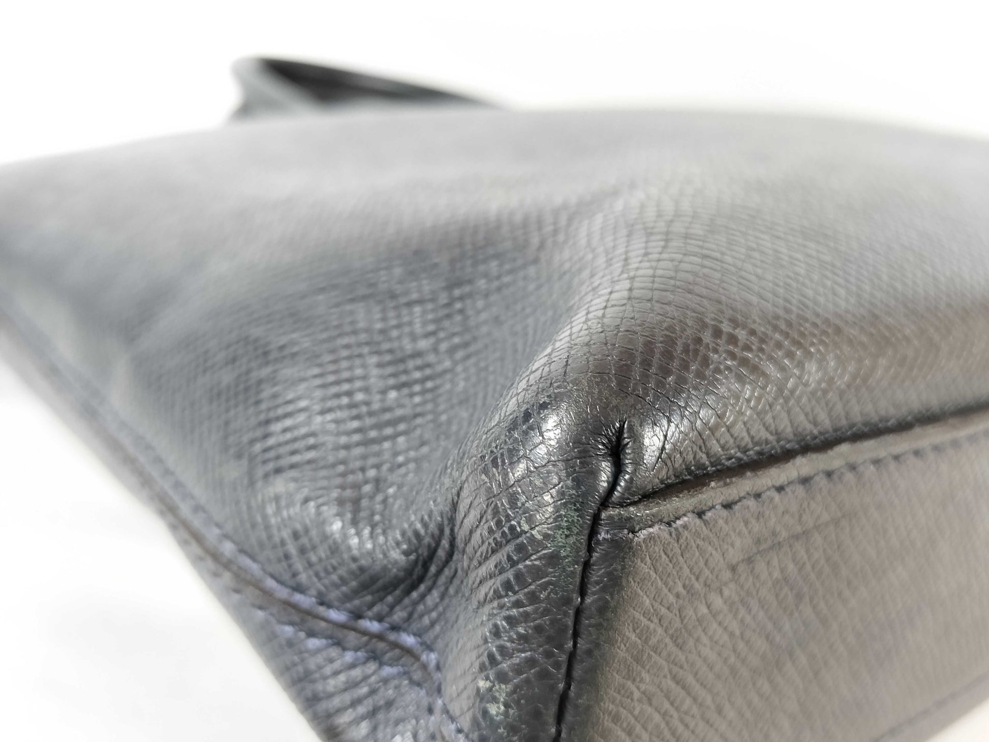 LOUIS VUITTON Taiga Taiga Anton Tote Bag Business Bag