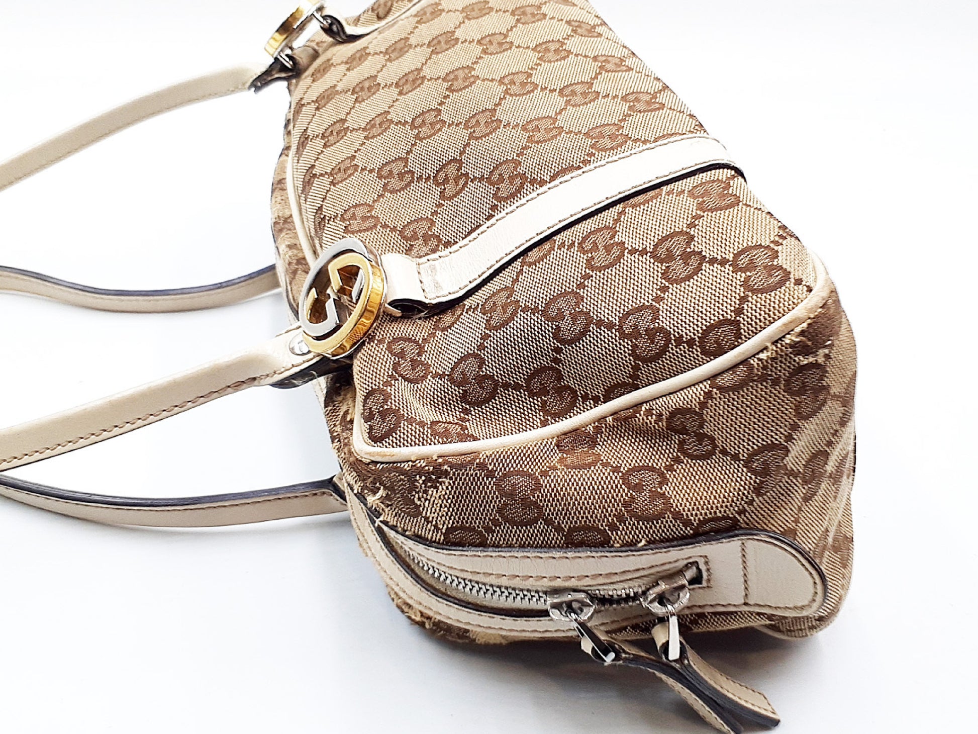 GUCCI 4-piece set: GG canvas, Interlocking G leather tote, and leather shoulder bag