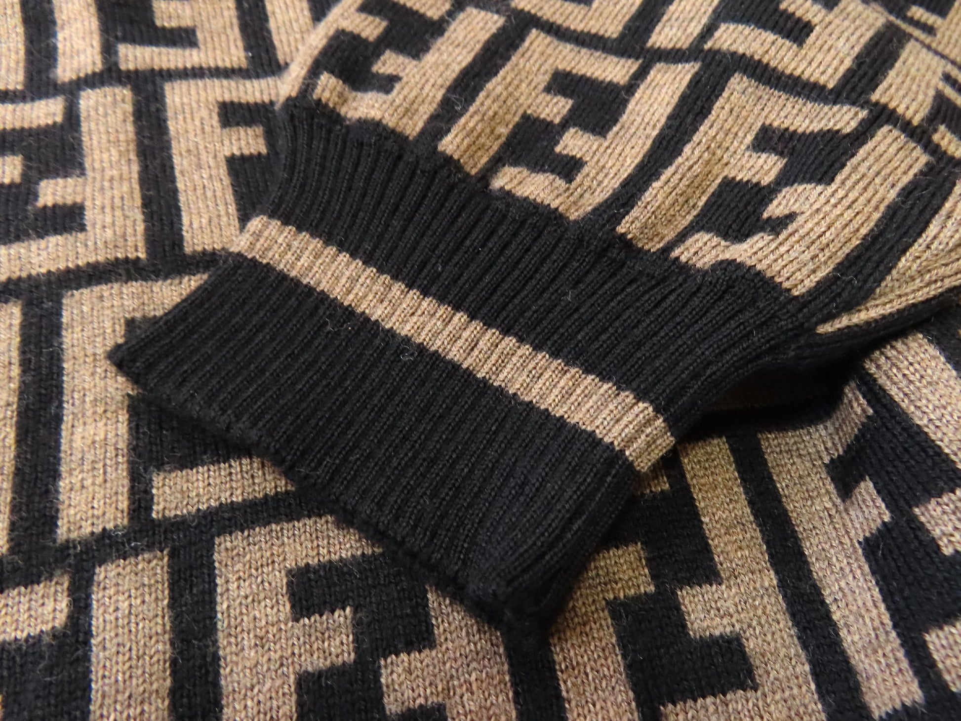 FENDI XL 50 Men's Zucca Print FF Fendi Knit Top