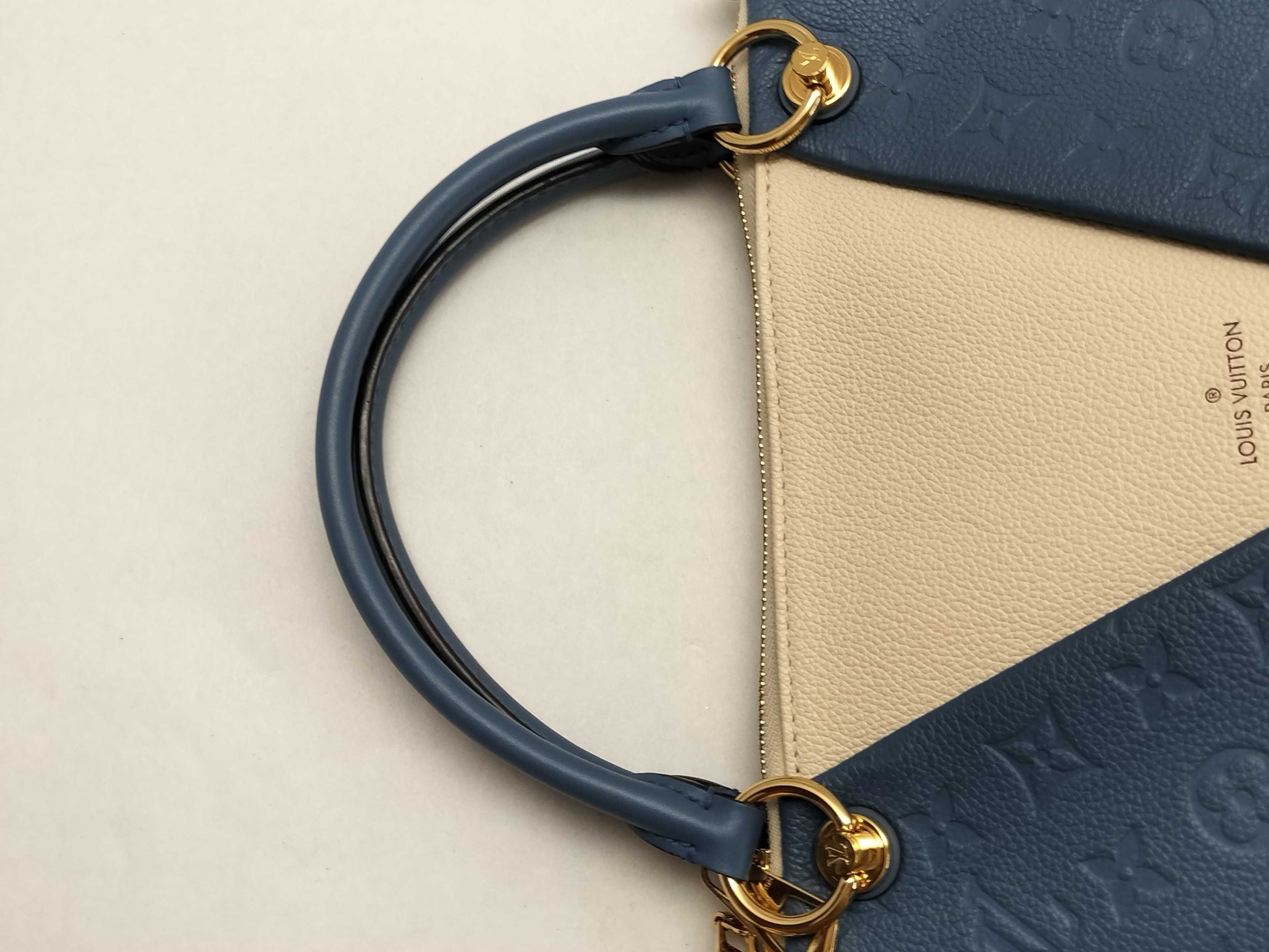 LOUIS VUITTON Monogram Empreinte Louis Vuitton Empreinte Shoulder Bag