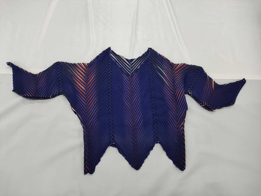 ISSEY MIYAKE Blue V-shaped Design Top