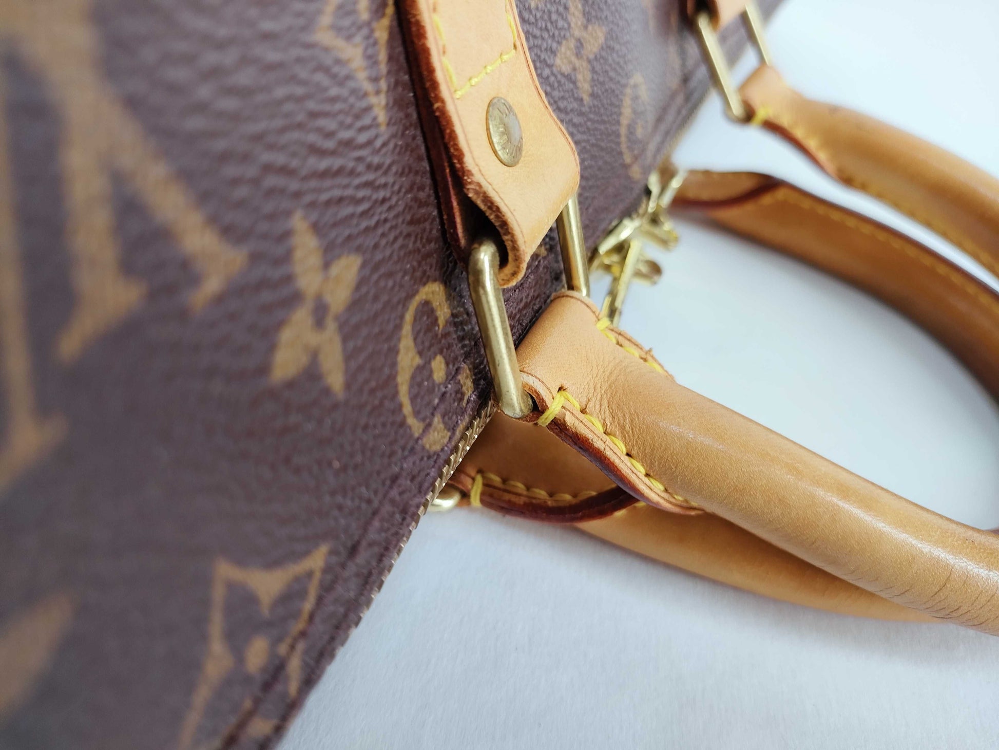 LOUIS VUITTON Monogram Louis Vuitton Monogram Keepall Bandouliere Boston Handbag Boston Bag