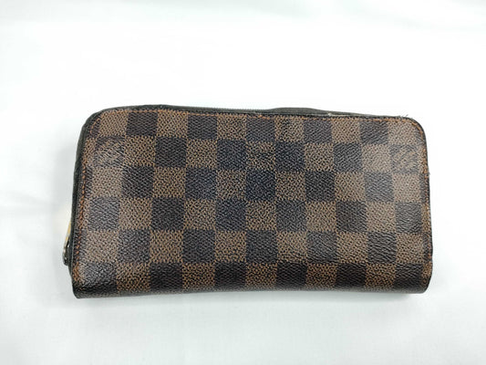 LOUIS VUITTON Damier Zippy Wallet 
