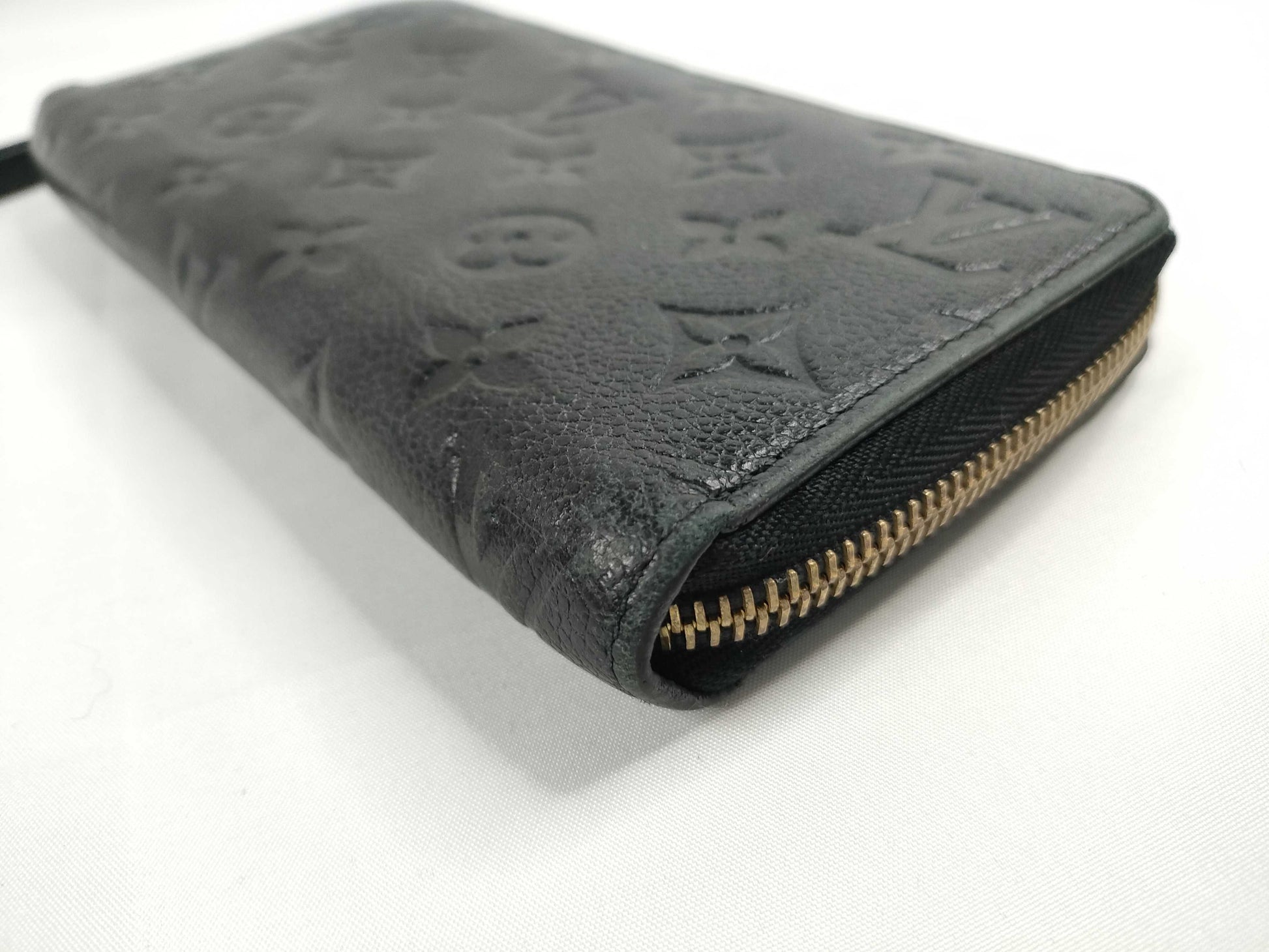 LOUIS VUITTON Monogram Empreinte Zippy Wallet