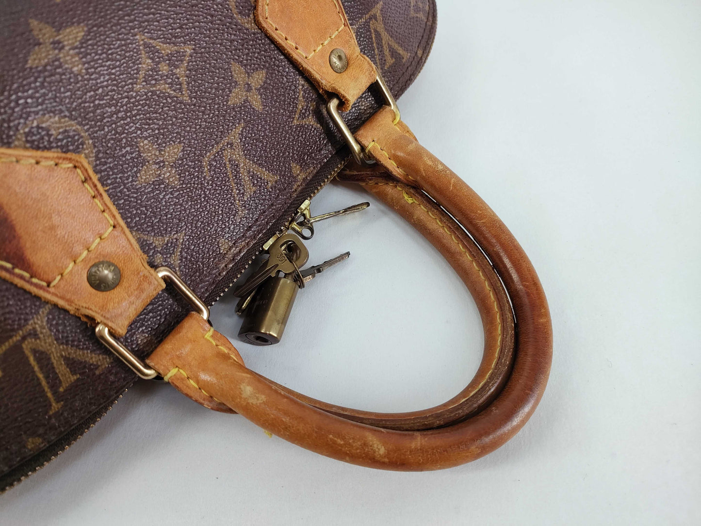 LOUIS VUITTON Monogram Louis Vuitton Alma PM Handbag Louis Vuitton Handbag