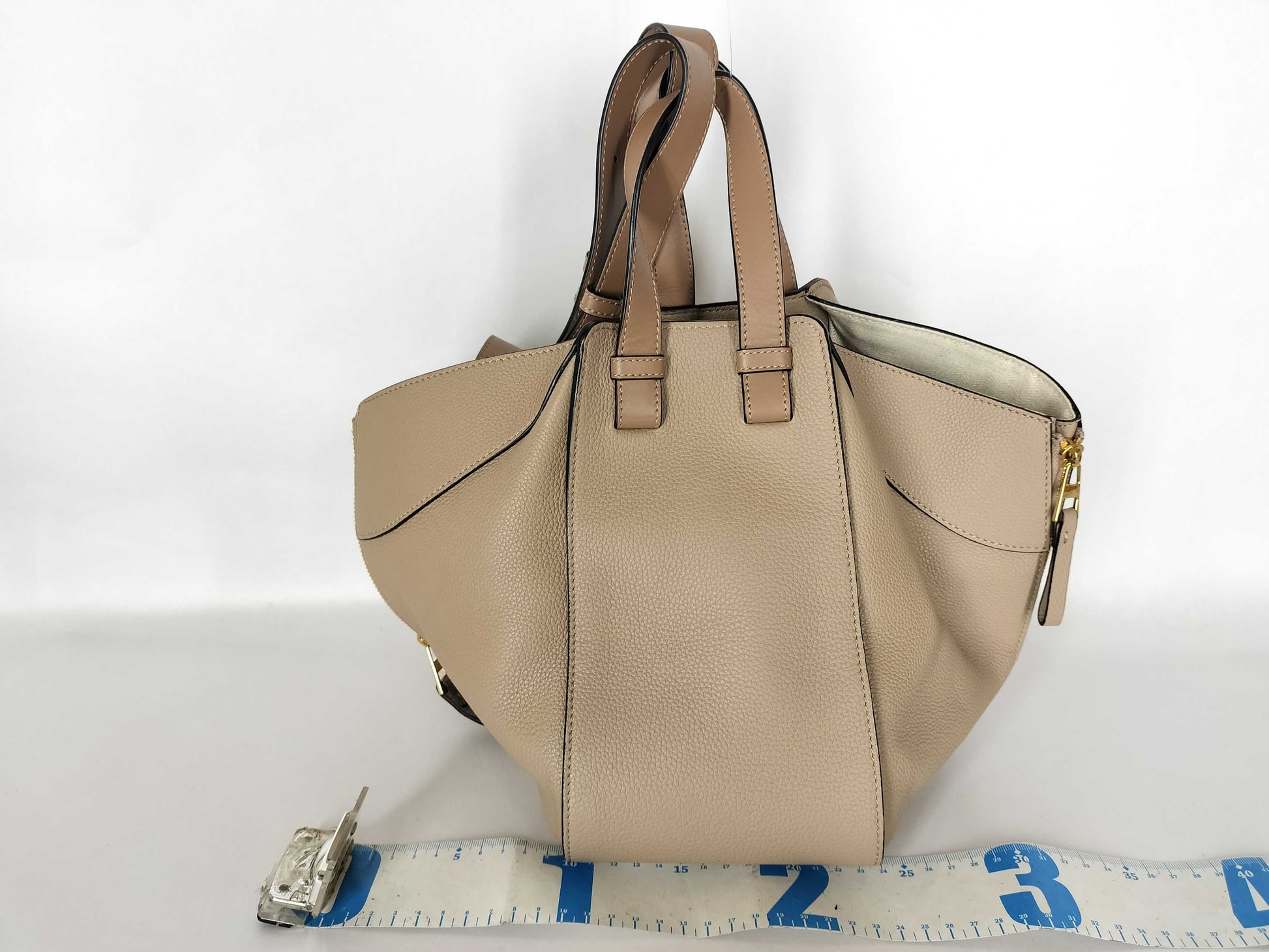 LOEWE Hammock Small Soft Grain Calfskin 2-Way Handbag A538S35X51 Sand