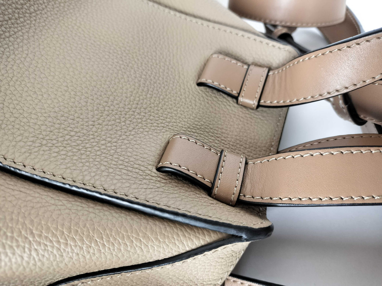 LOEWE Hammock Small Soft Grain Calfskin 2-Way Handbag A538S35X51 Sand