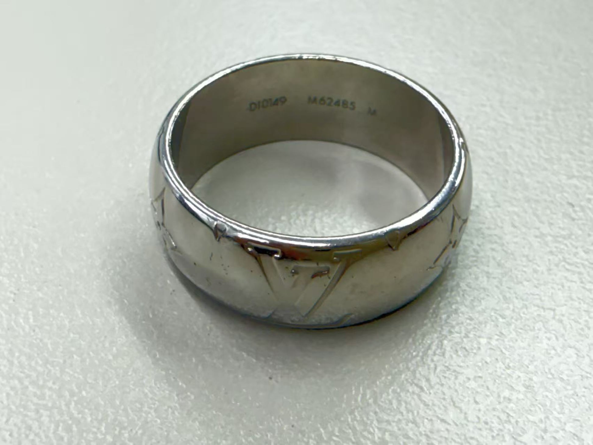 LOUIS VUITTON Monogram Ring M62485 Size M Silver Color DI0149 Stamp Made in Italy