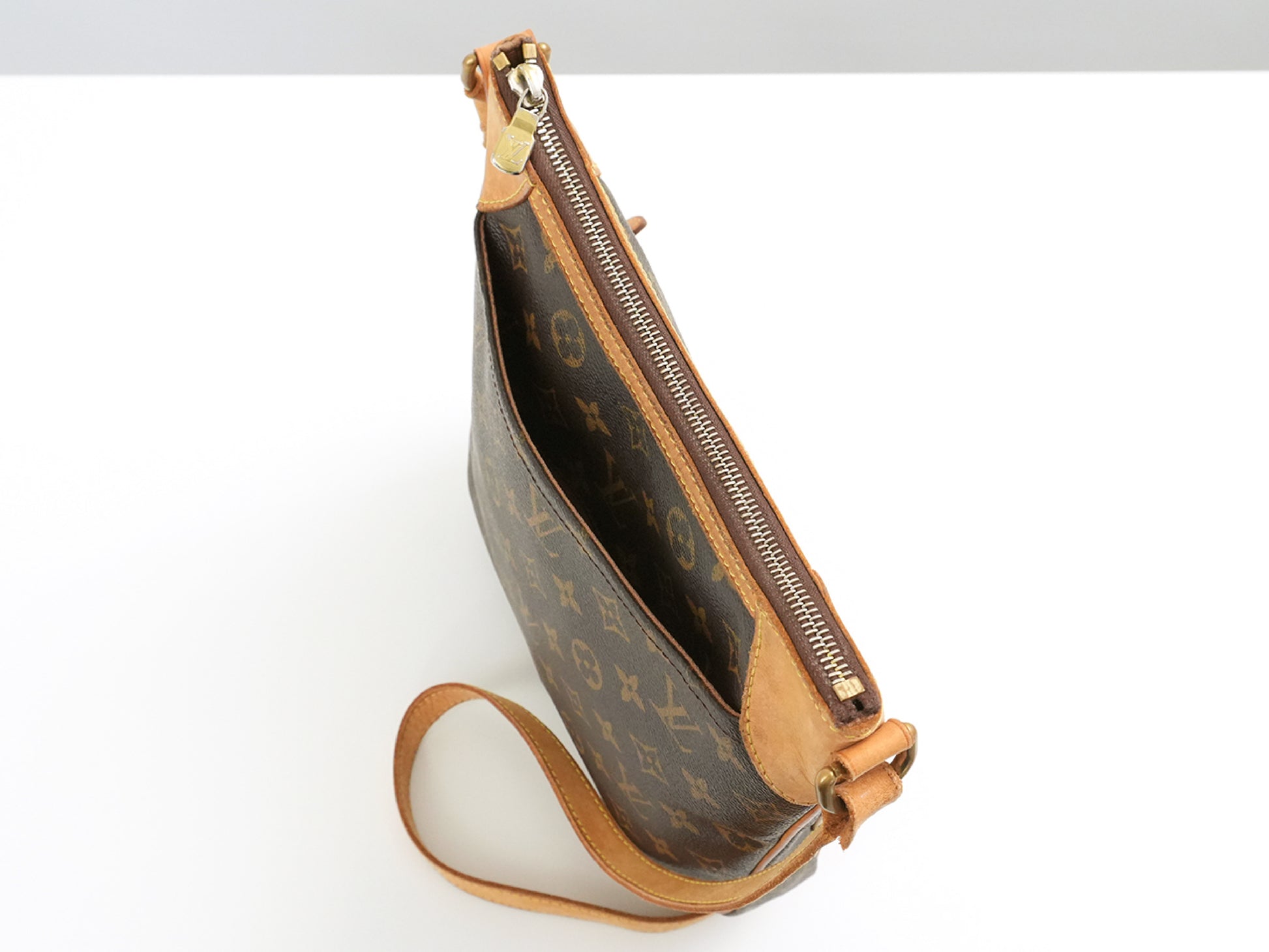 LOUIS VUITTON Monogram Odeon PM Shoulder Bag M56390