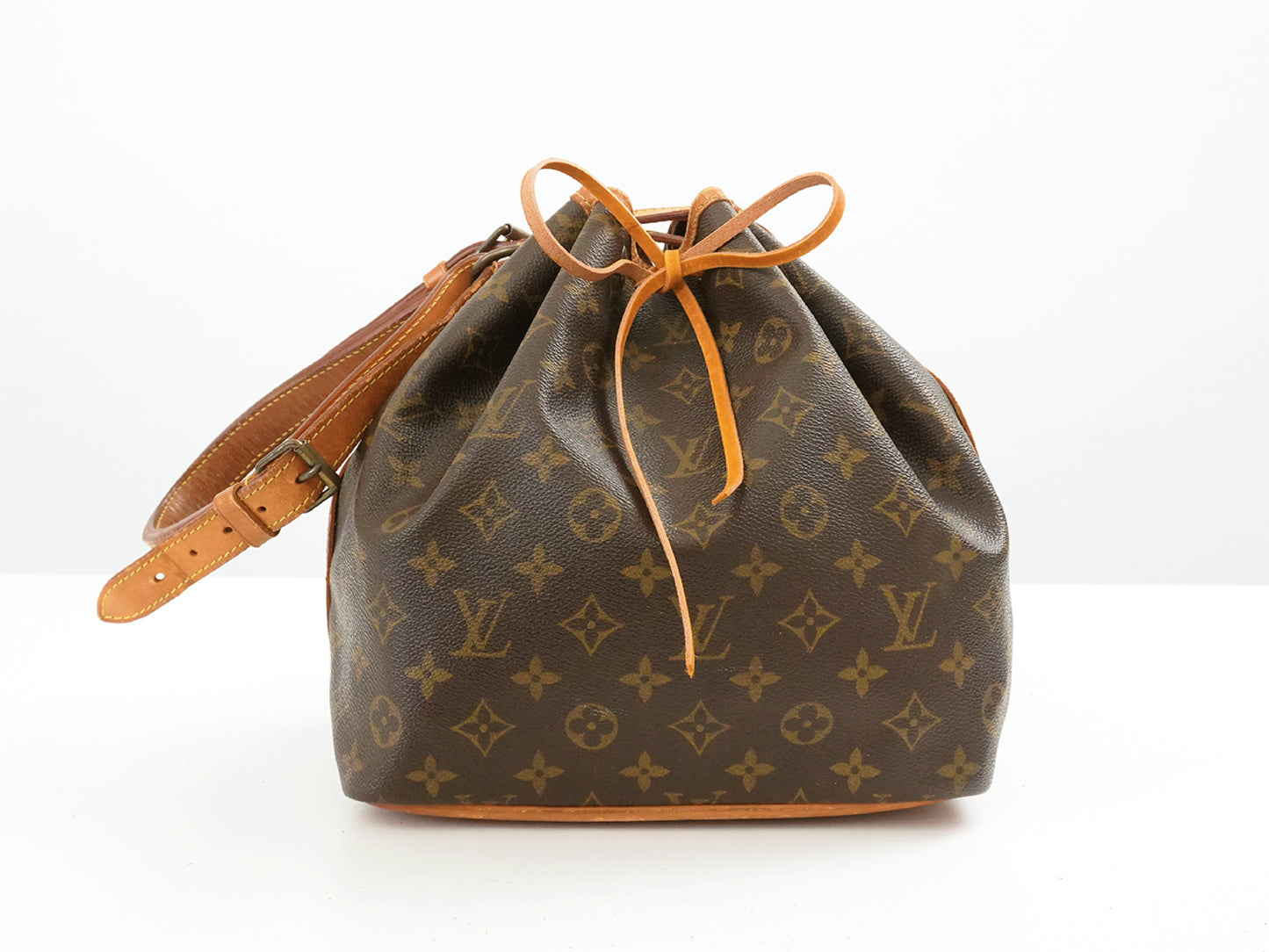 LOUIS VUITTON Monogram LOUIS VUITTON LV Monogram Petit Noe M42226 Shoulder Bag