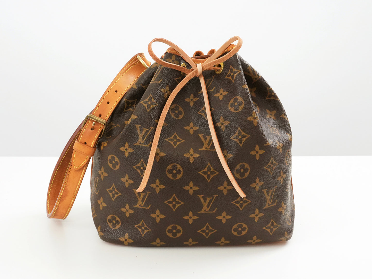 LOUIS VUITTON Monogram LOUIS VUITTON LV Monogram Petit Noe M42226 Shoulder Bag