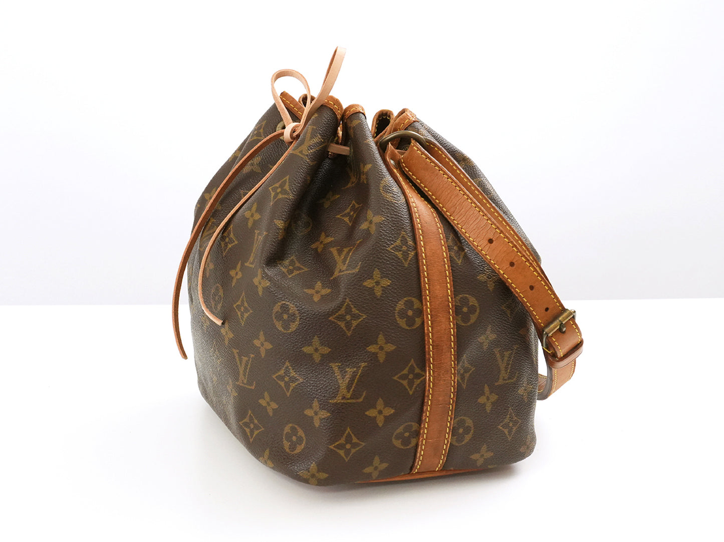 LOUIS VUITTON Monogram LOUIS VUITTON LV Monogram Petit Noe M42226 Shoulder Bag