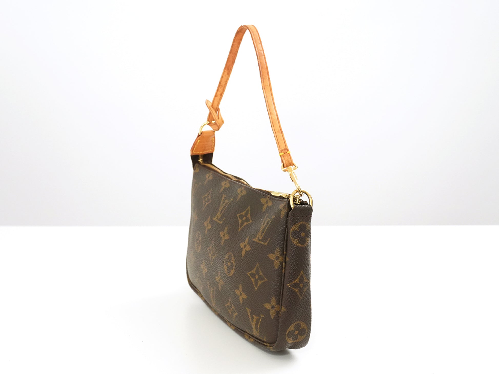 LOUIS VUITTON Monogram LOUIS VUITTON Monogram M51980 Pochette Accessoires Handbag Handbag