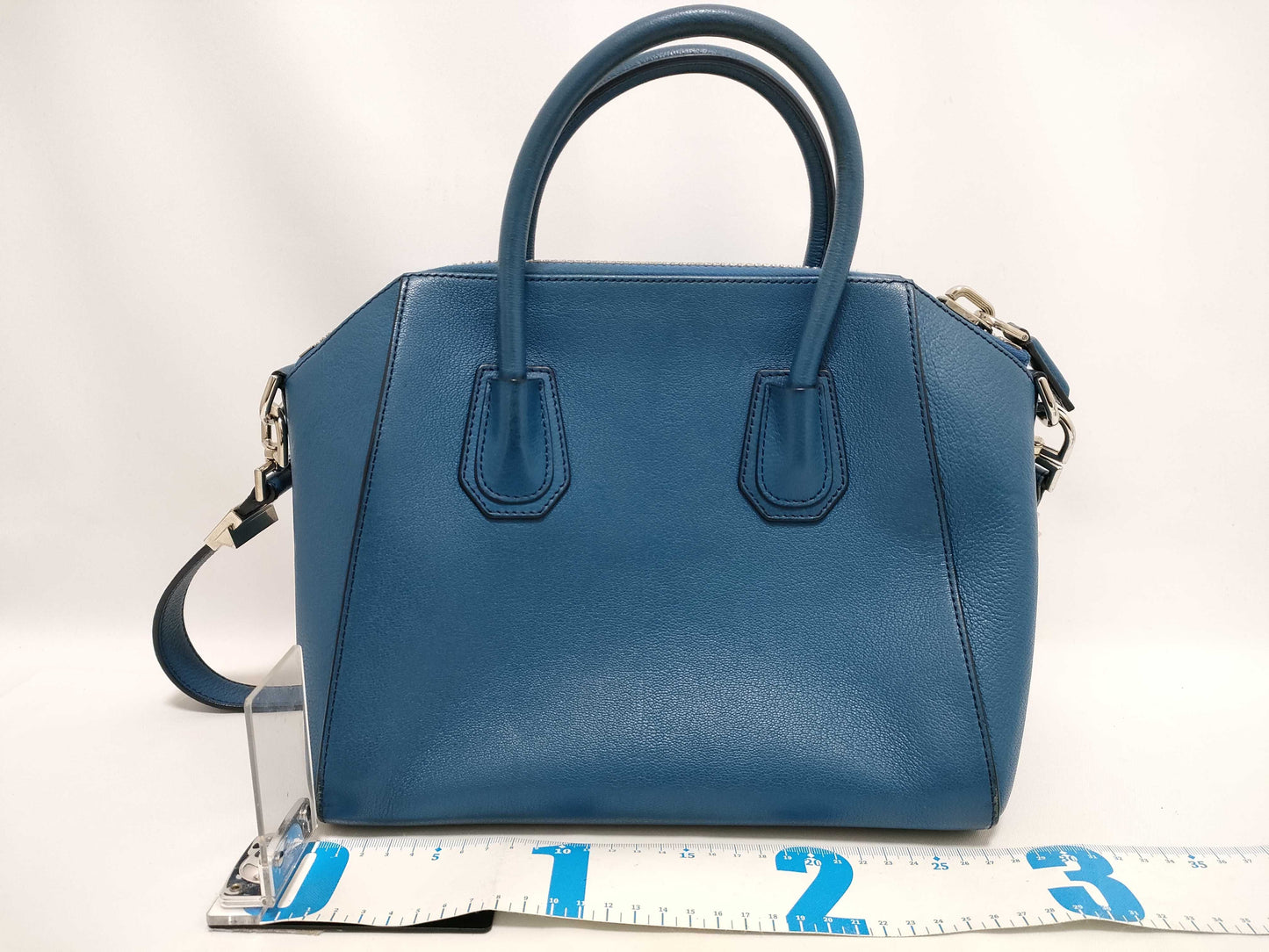 GIVENCHY Antigona 2-way shoulder bag, blue