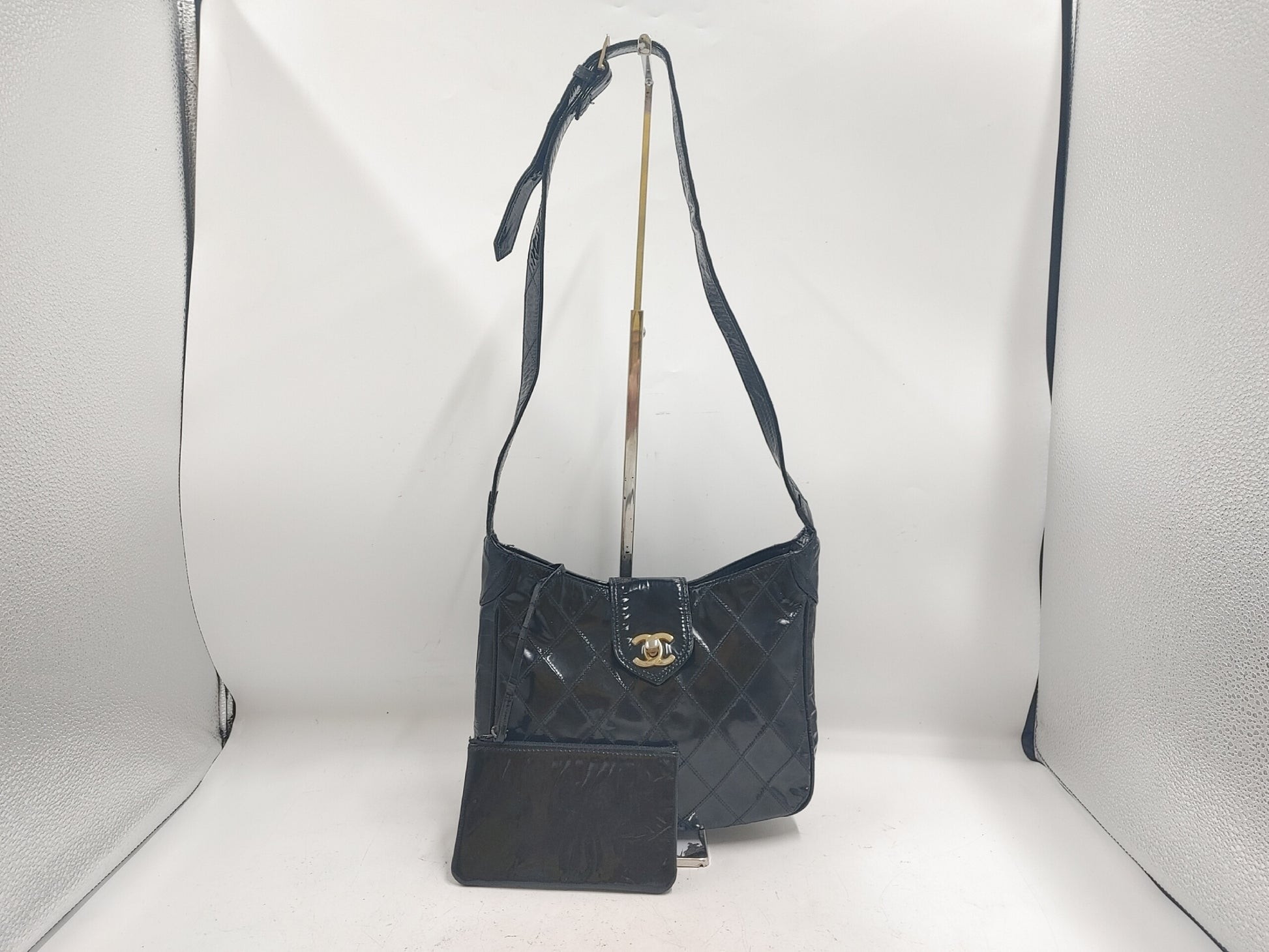 CHANEL Bicolore Turnlock Shoulder Bag with Seal 0647770, Black Patent Leather with Pouch